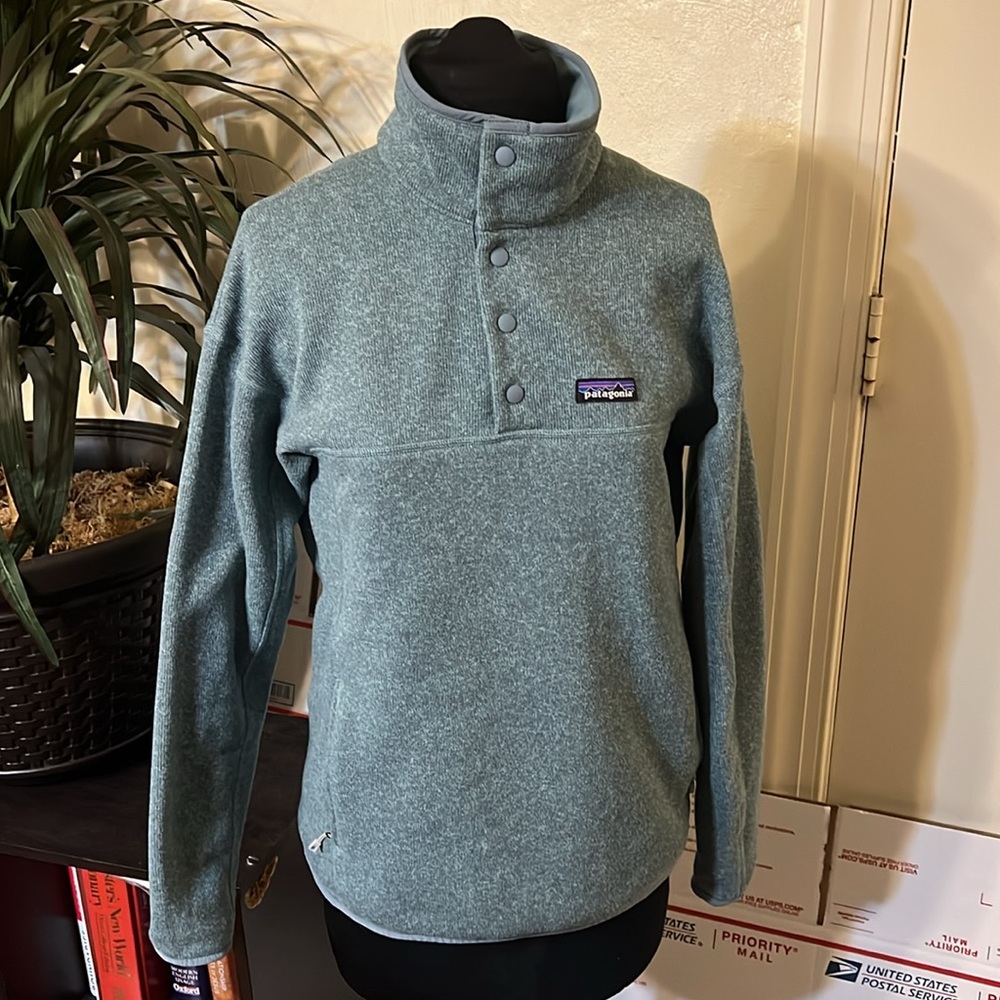 Patagonia teal/green half button up sweatshirt size medium